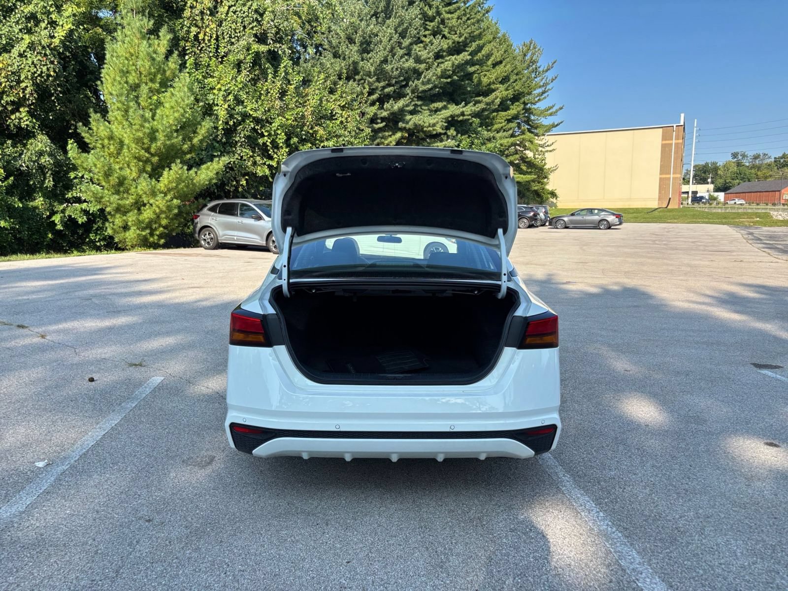 Used 2025 Nissan Altima 2.5 SV FWD image 31
