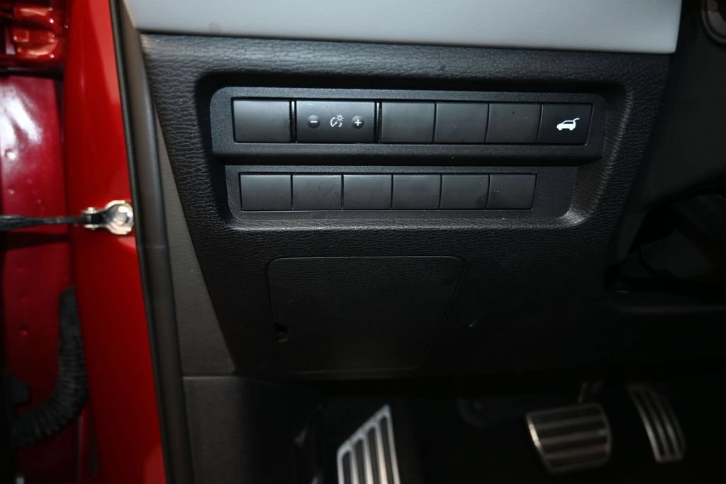 Used 2025 Mitsubishi Outlander SEL FWD image 12