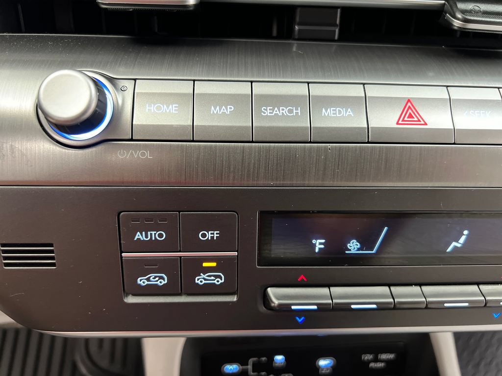 Used 2025 Hyundai Kona SEL FWD image 53