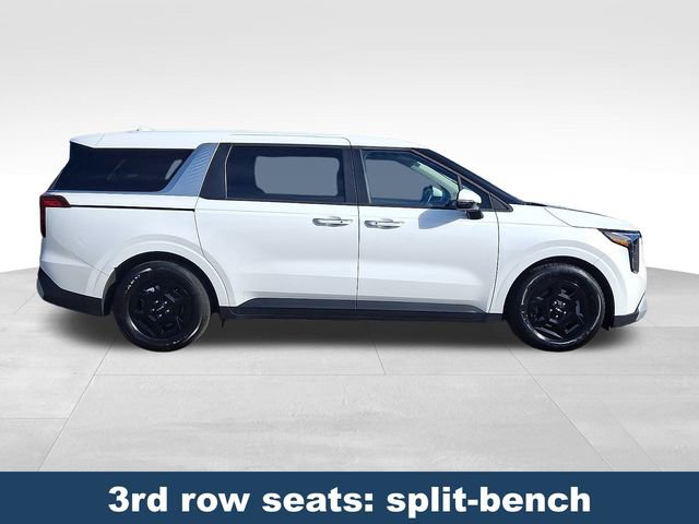 Used 2025 Kia Carnival image 3