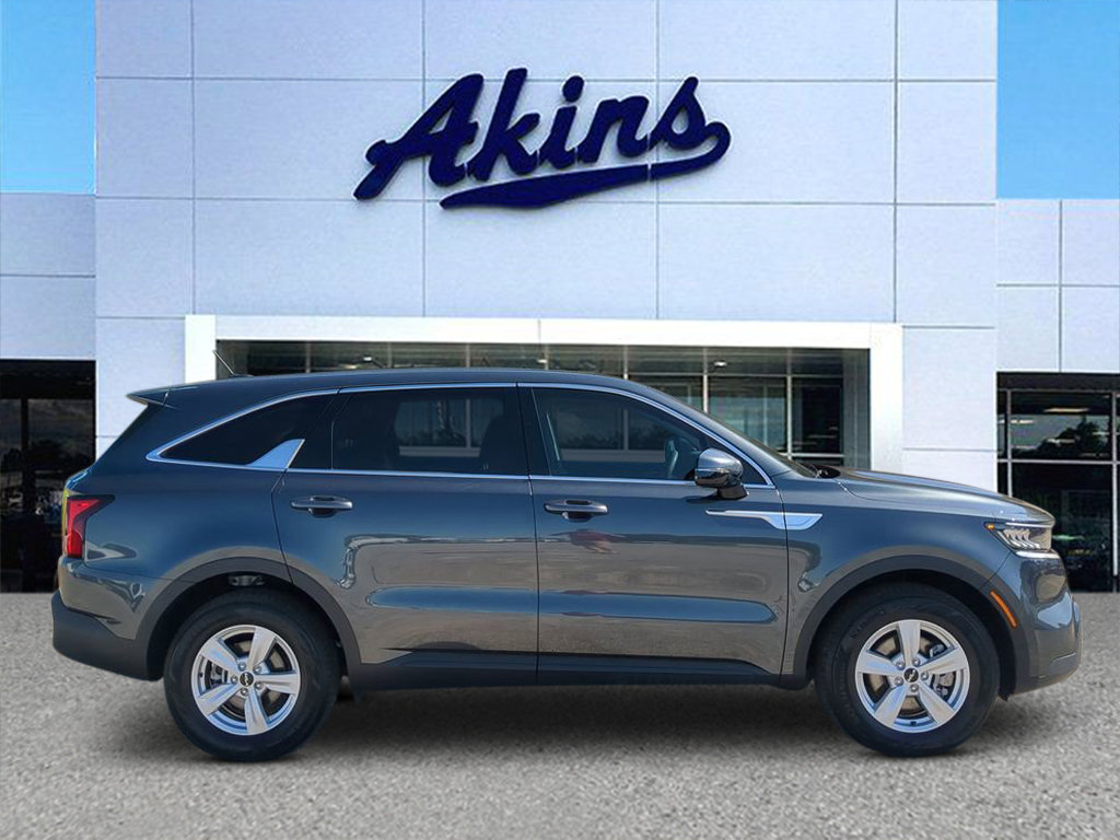 Used 2023 Kia Sorento LX FWD image 1