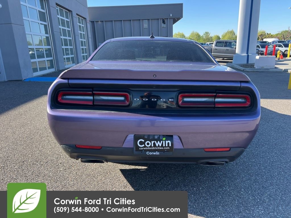 Used 2015 Dodge Challenger R/T Scat Pack w/ Leather Interior Group RWD image 10