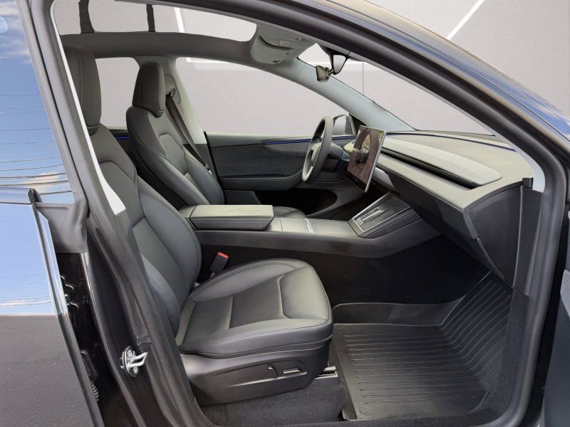 Used 2026 Tesla Model Y AWD image 13