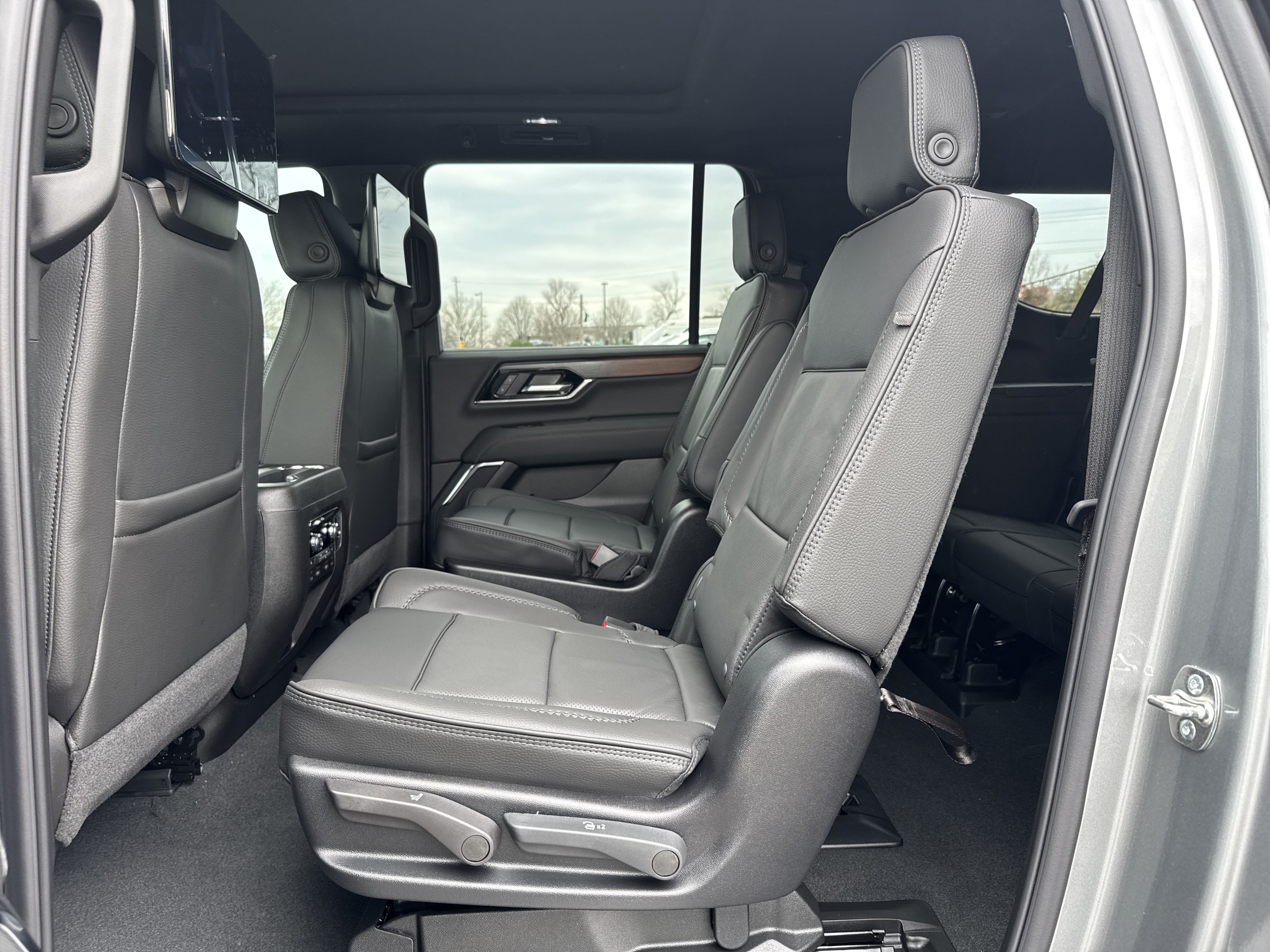 New 2026 GMC Yukon XL Denali w/ Advanced Technology Package AWD/4WD image 30