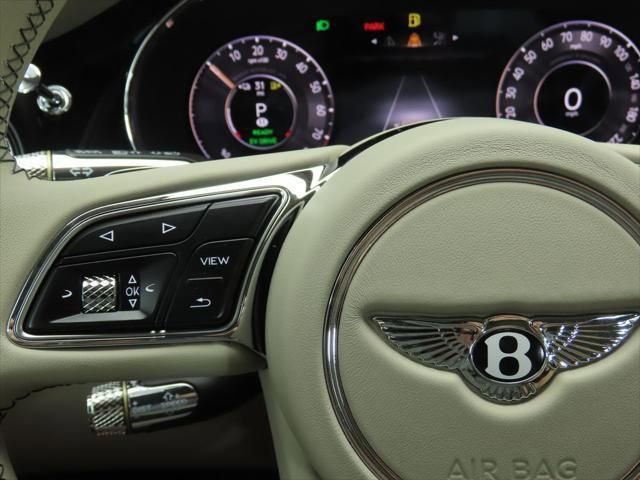 Used 2025 Bentley Flying Spur Plug-In Hybrid AWD/4WD image 11