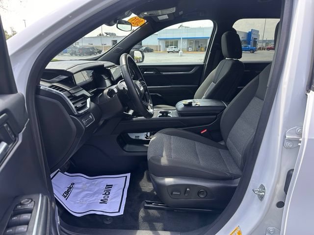 Used 2025 GMC Acadia Elevation AWD/4WD image 10