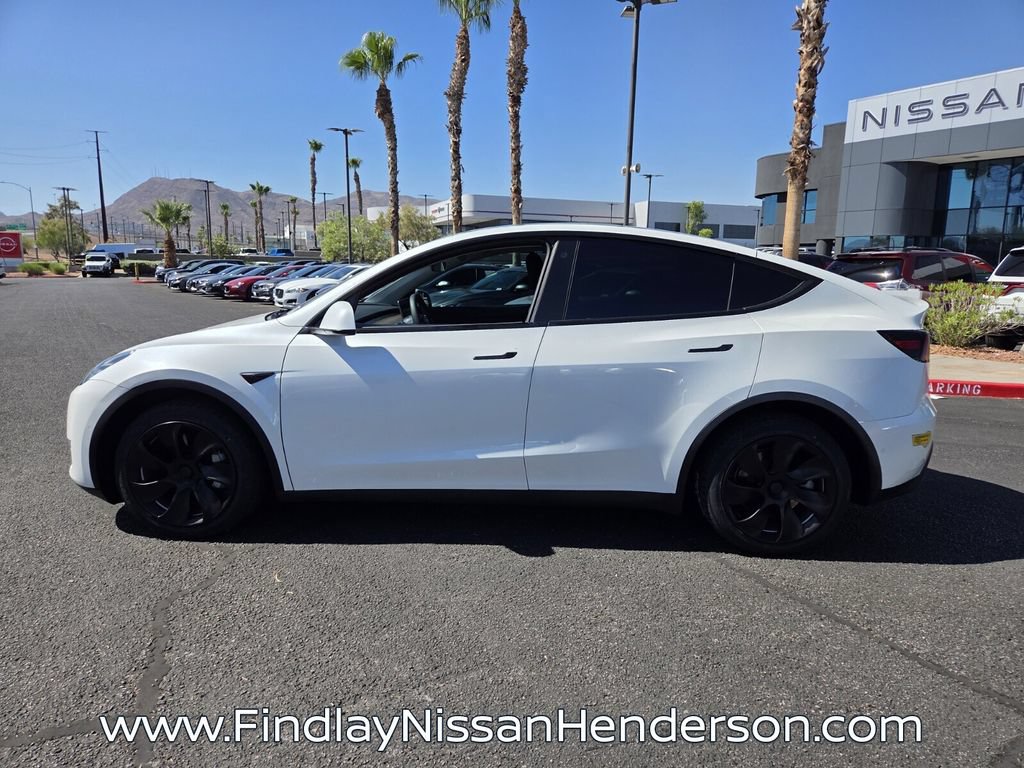 Used 2022 Tesla Model Y Long Range AWD/4WD image 3