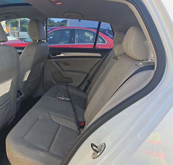 Used 2017 Volkswagen Golf SE FWD image 4