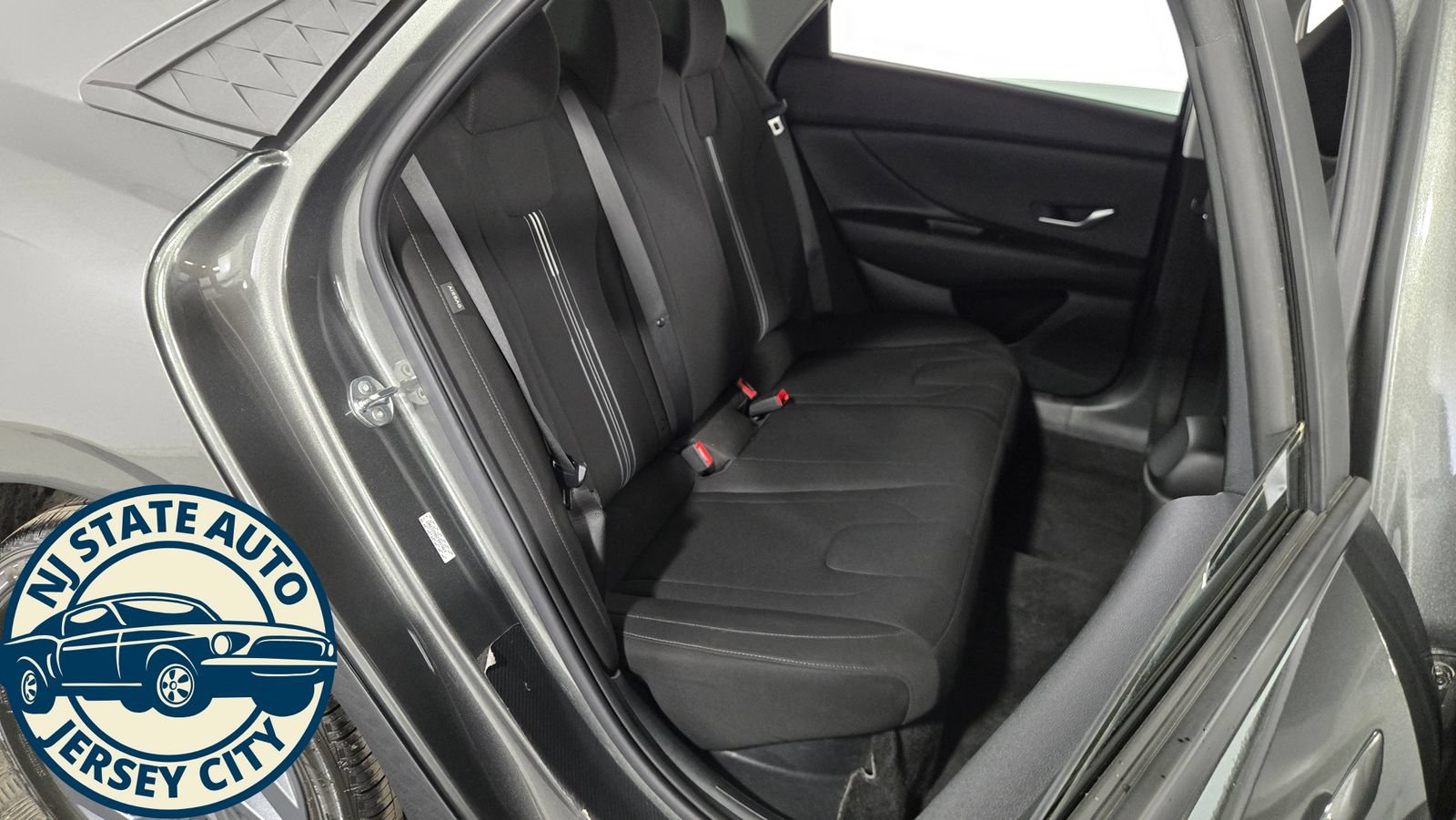 Used 2024 Hyundai Elantra Blue FWD image 34