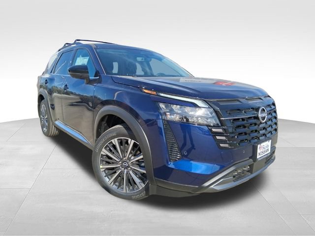 New 2026 Nissan Pathfinder Platinum w/ Cargo Package
