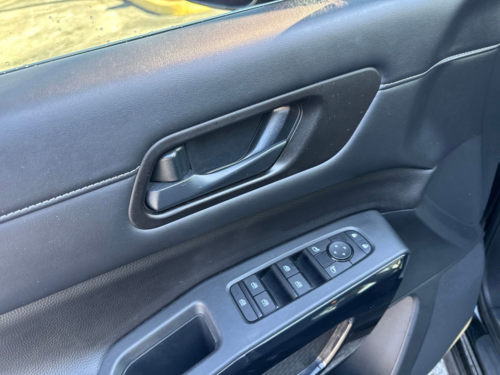 Certified 2024 Nissan Pathfinder SV image 12