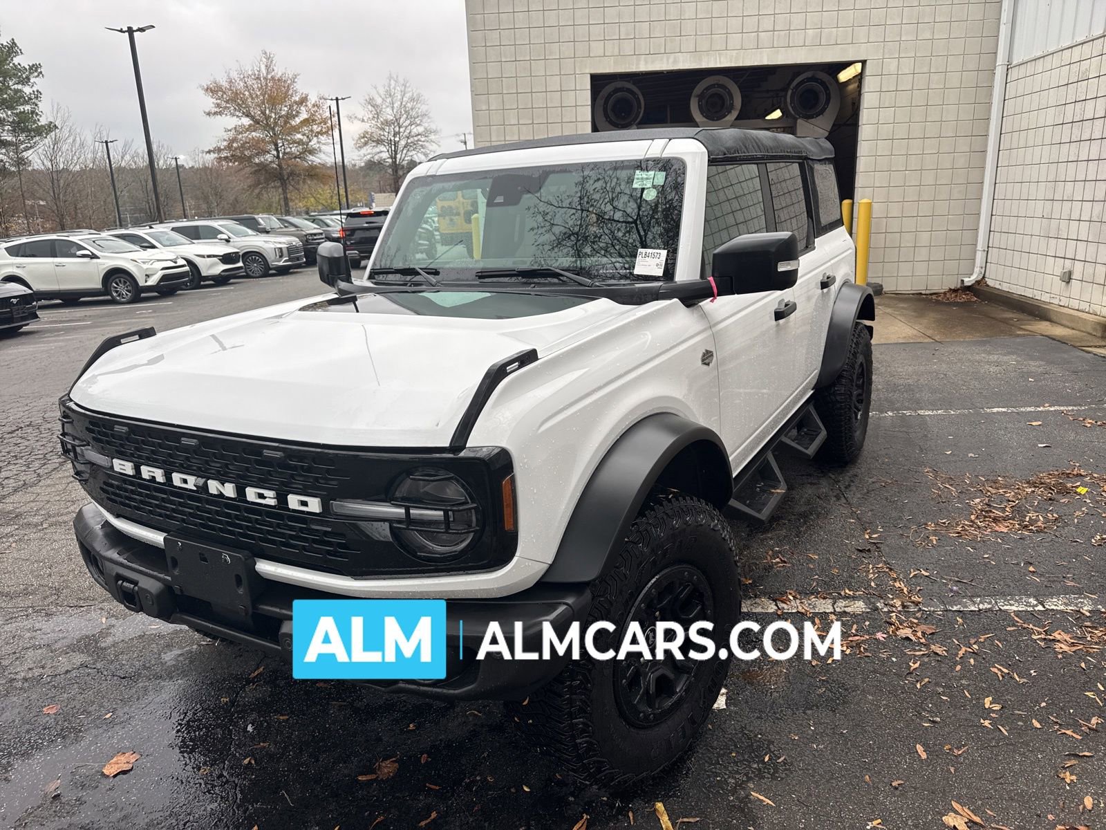 Used 2023 Ford Bronco Wildtrak image 1