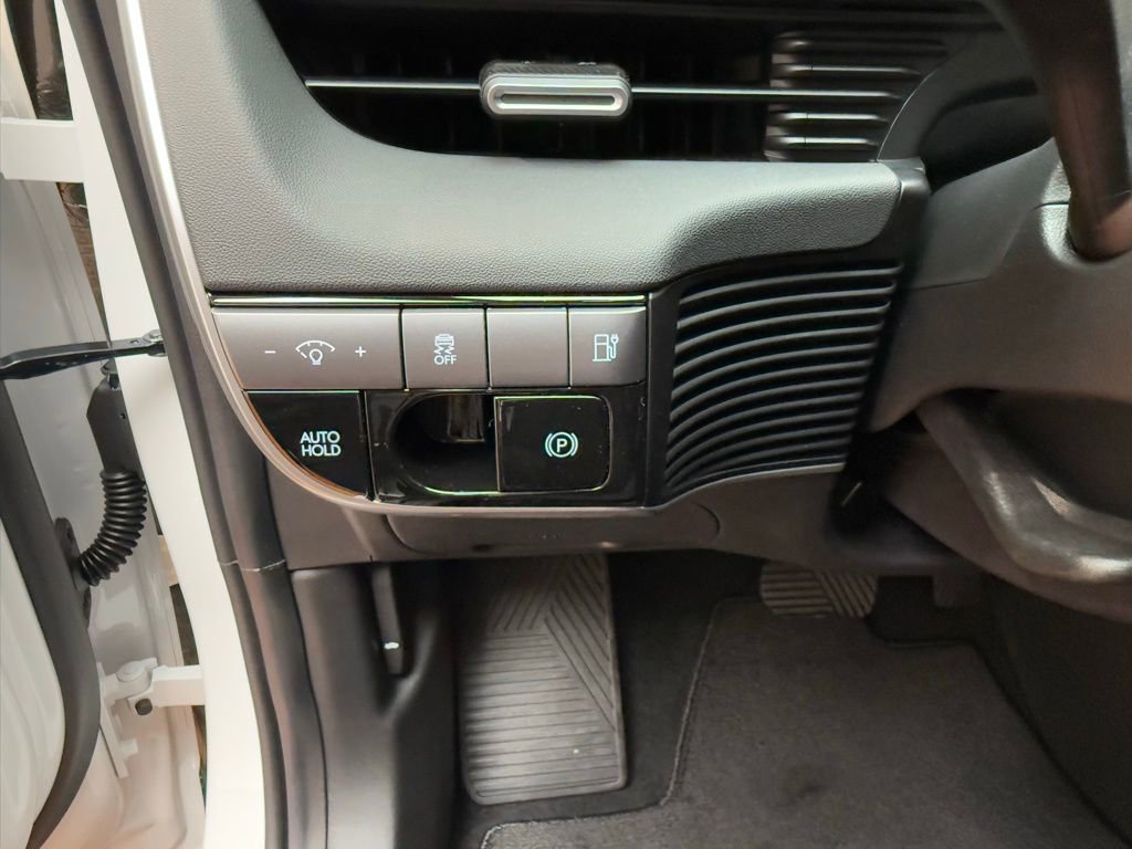 New 2026 Hyundai Ioniq 5 SE image 18