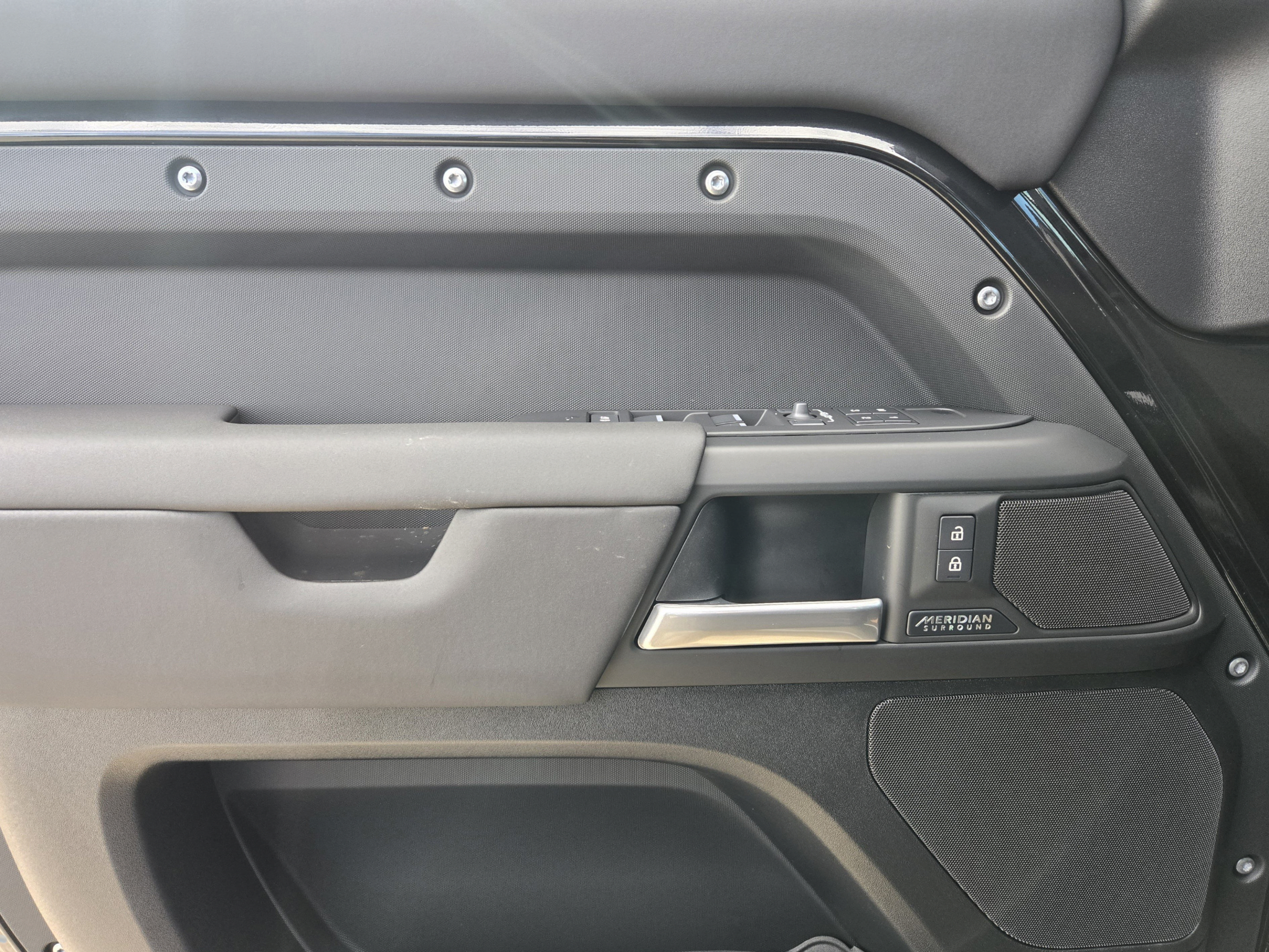 New 2026 Land Rover Defender 110 X-Dynamic SE AWD/4WD image 16
