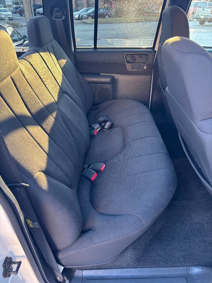 Used 2003 Chevrolet S10 Pickup LS image 11