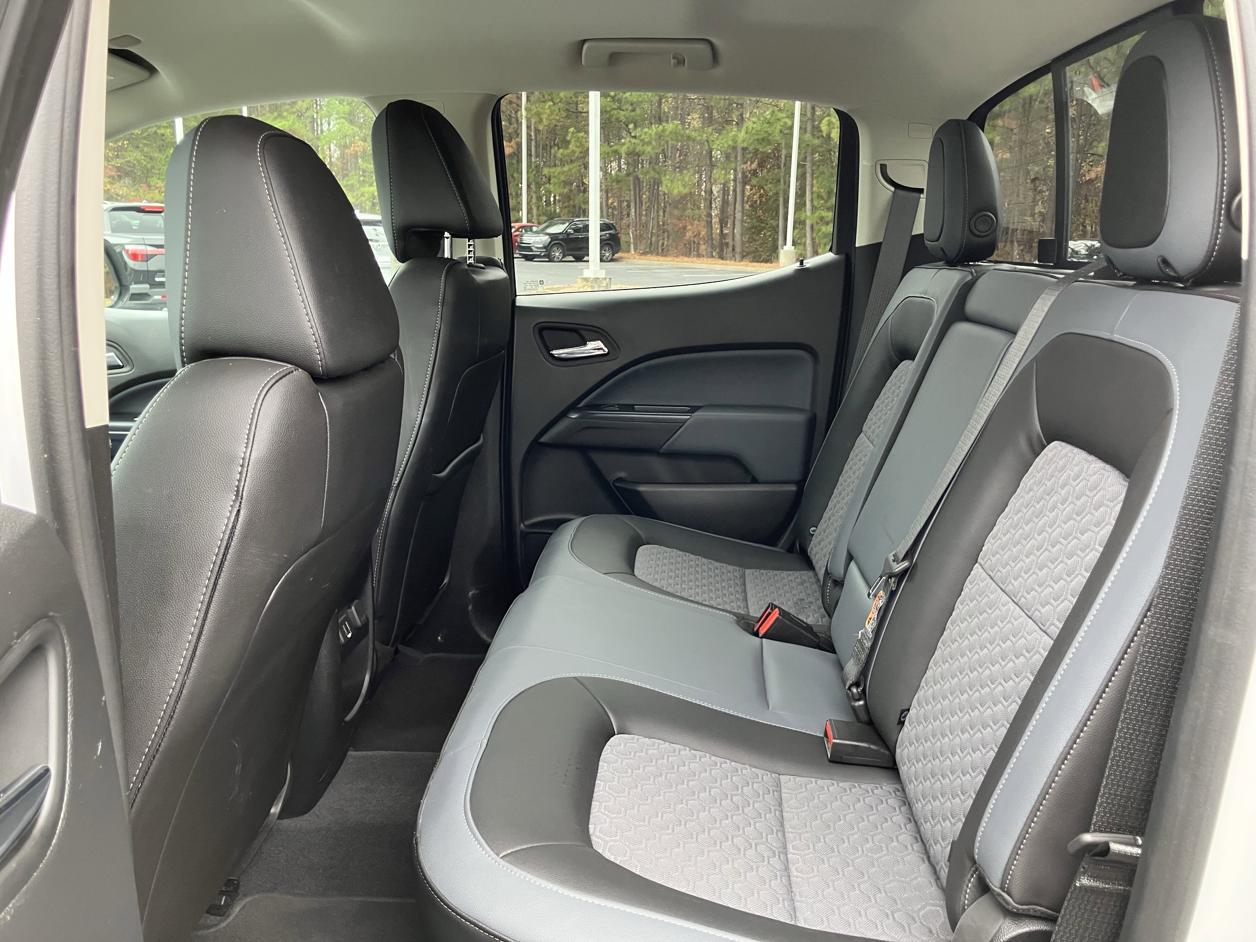 Used 2021 Chevrolet Colorado Z71 w/ Safety Package image 31