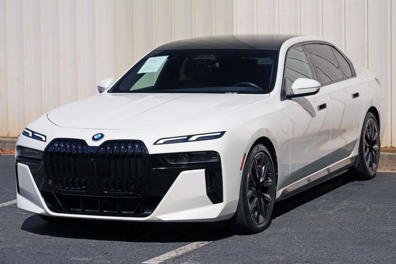 Used 2024 BMW i7 xDrive60 AWD/4WD image 56