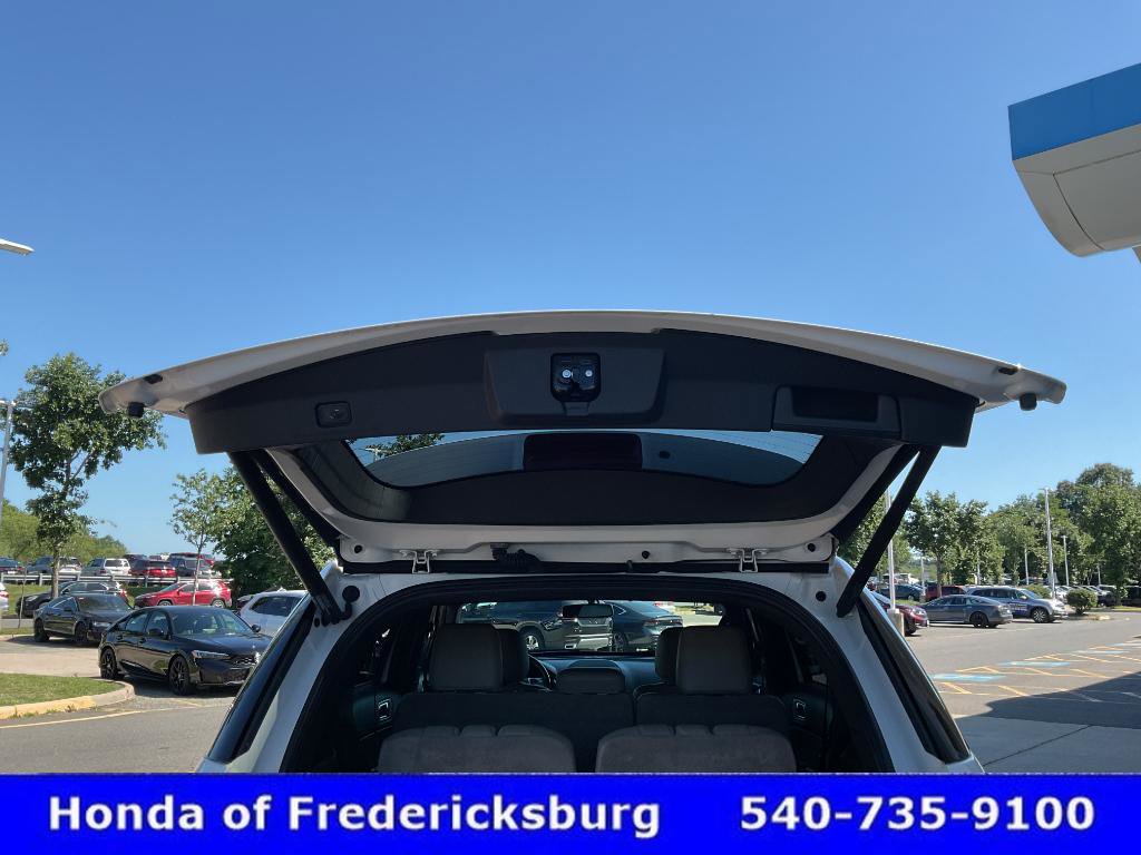Used 2015 Ford Explorer XLT w/ Equipment Group 202A FWD image 17