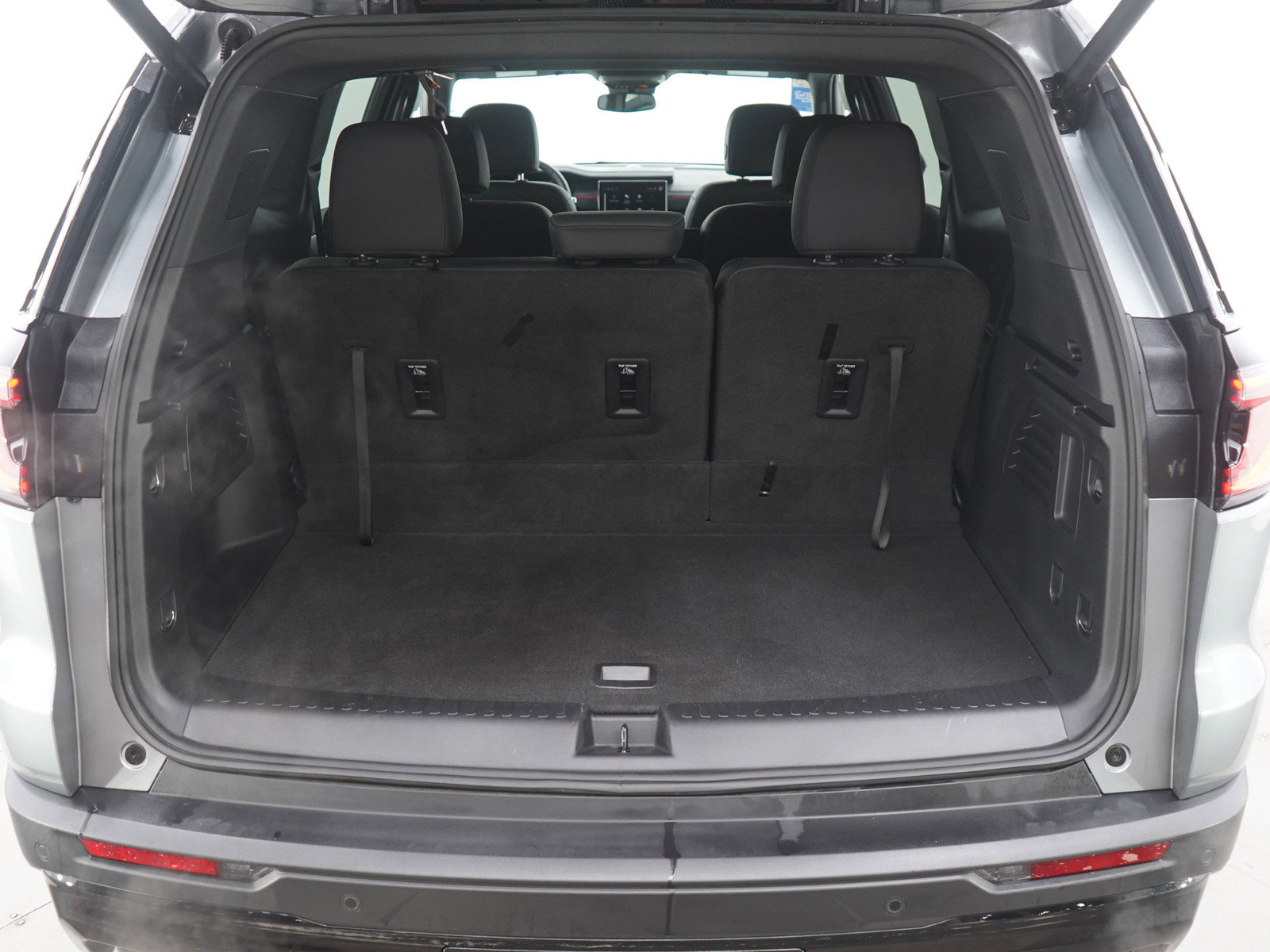 Used 2024 GMC Acadia AT4 w/ LPO, Floor Liner Package image 17