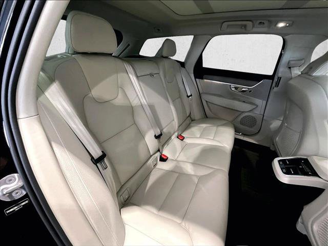 Used 2025 Volvo V90 B6 Cross Country Plus w/ Protection Package Premier AWD/4WD image 29