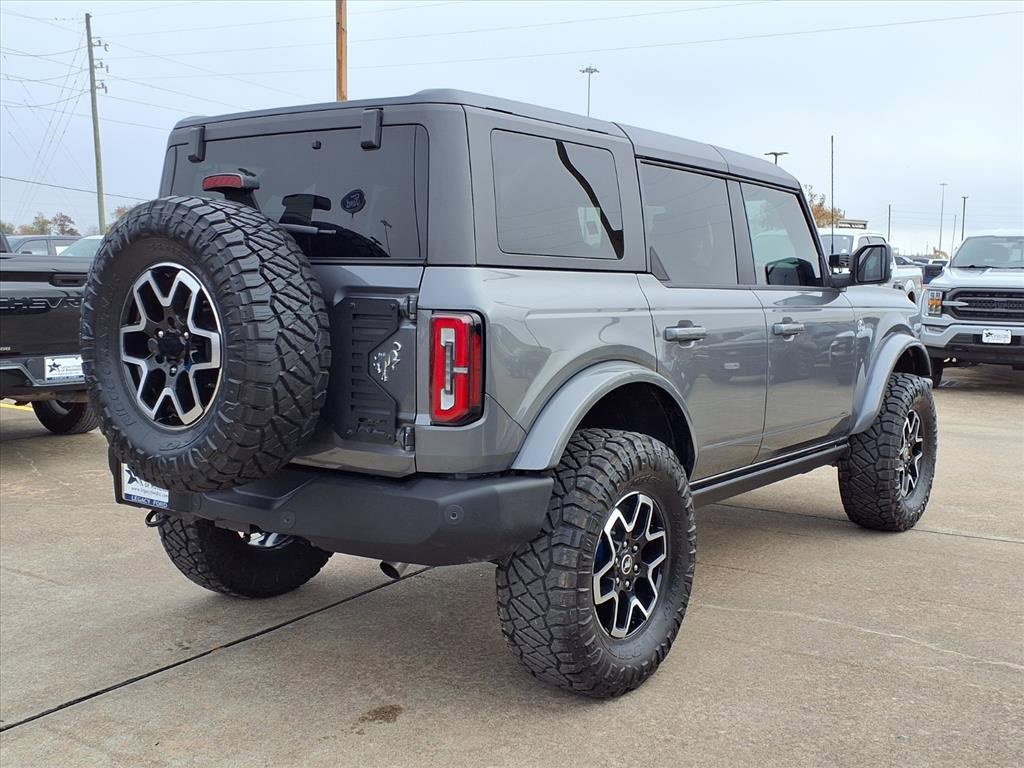 Used 2024 Ford Bronco Outer Banks image 2