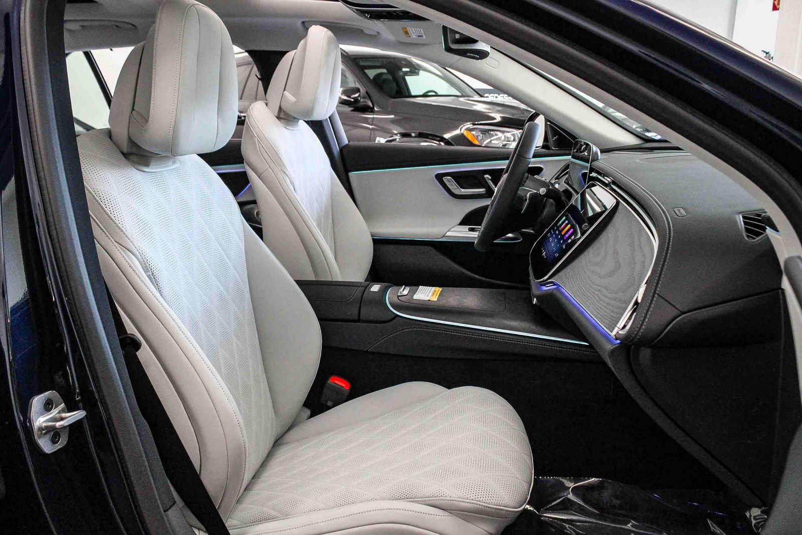 New 2026 Mercedes-Benz E 450 4MATIC All-Terrain Wagon image 15