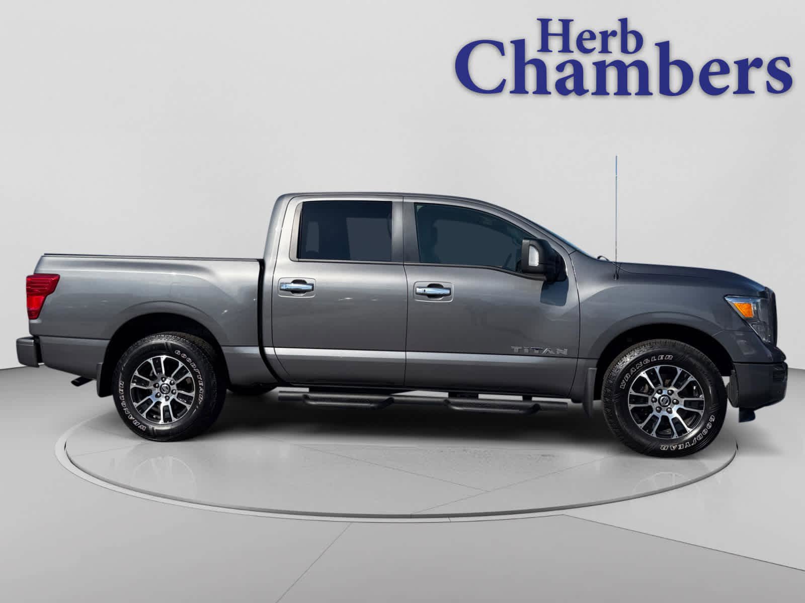 Used 2021 Nissan Titan SV w/ SV Convenience Package AWD/4WD image 11