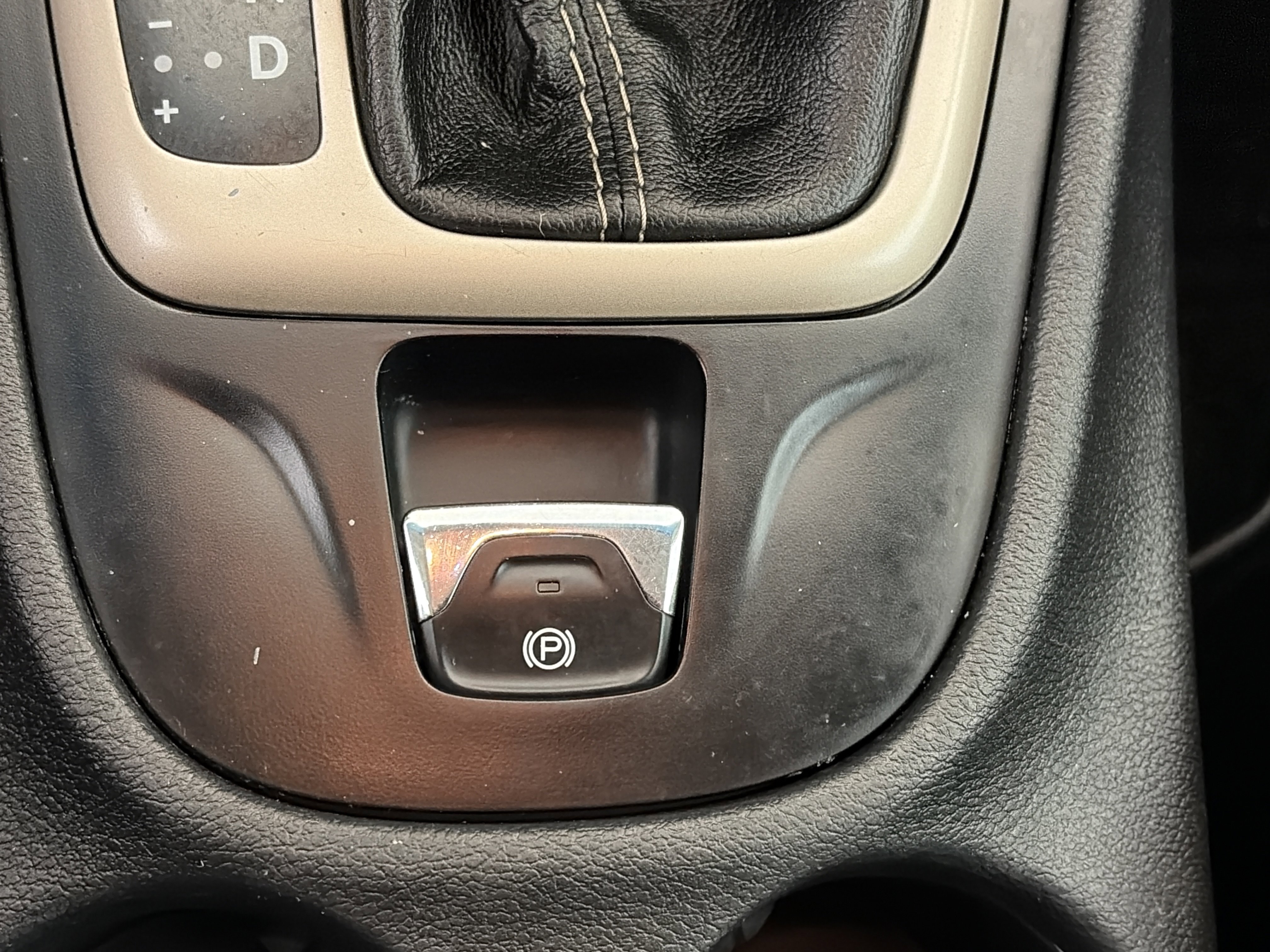 Used 2016 Jeep Cherokee Latitude image 28