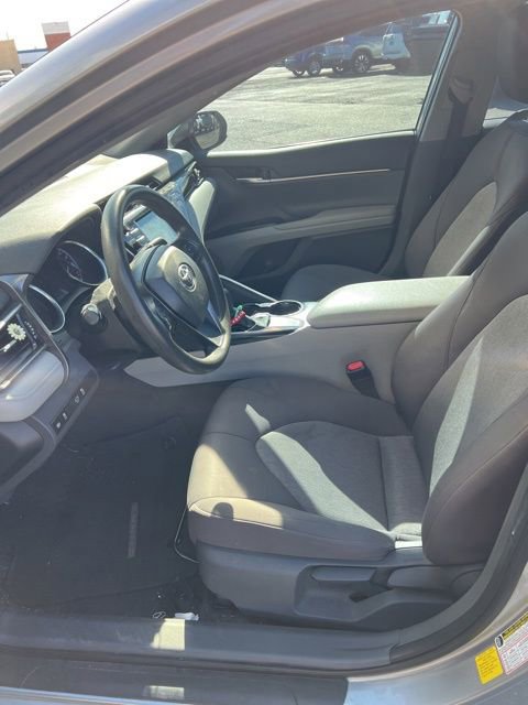 Used 2020 Toyota Camry L image 3