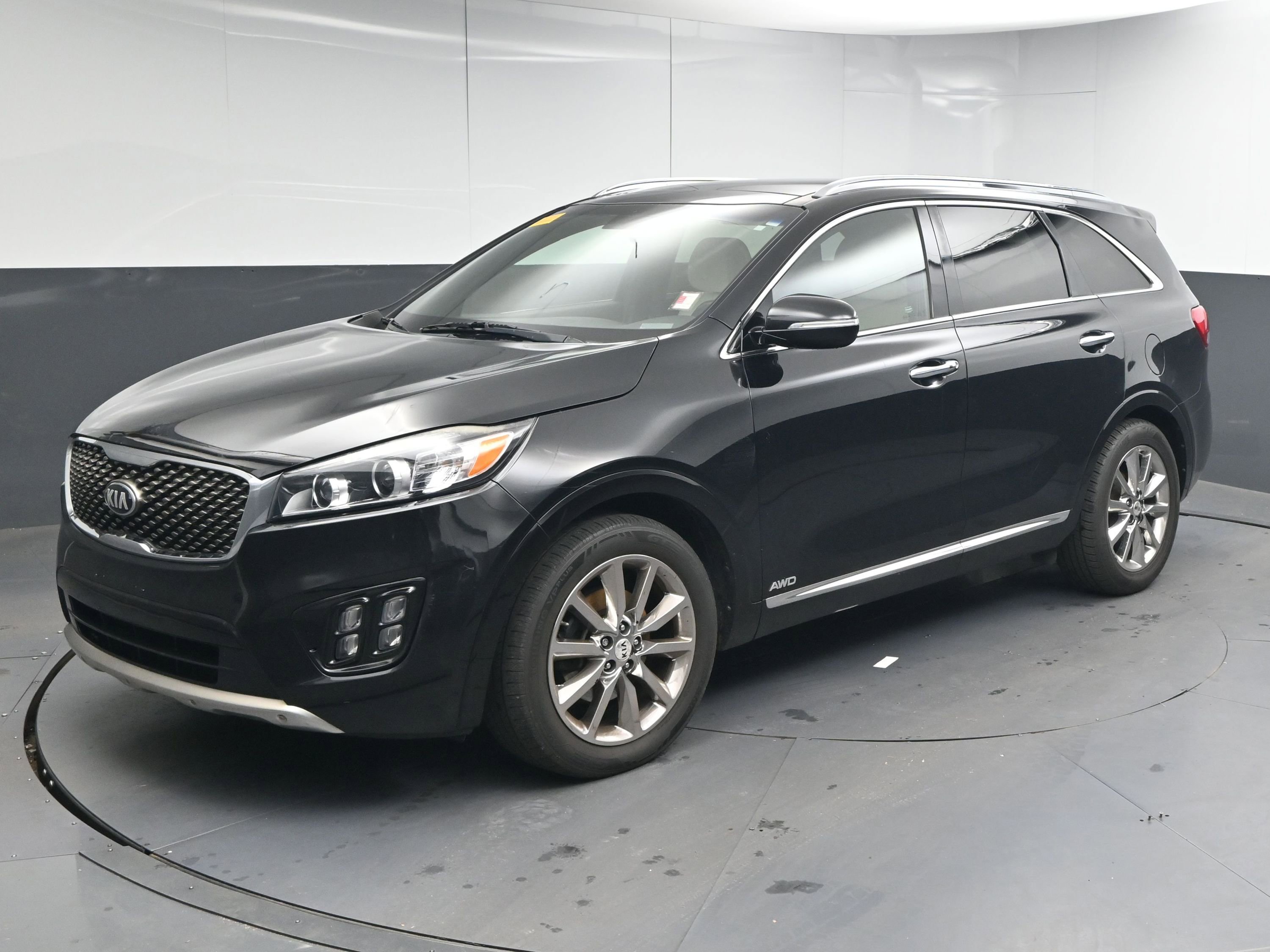 Used 2016 Kia Sorento SX image 4