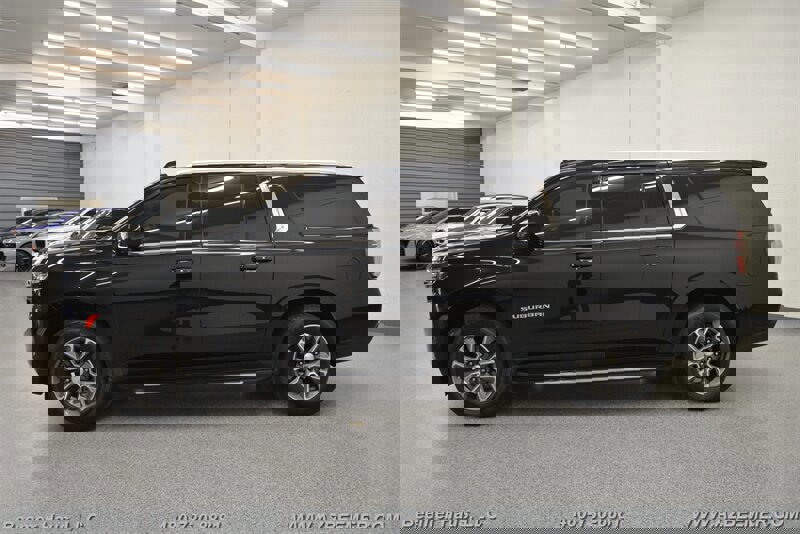 Used 2021 Chevrolet Suburban LT RWD image 4
