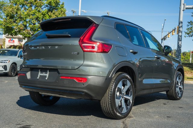 New 2026 Volvo XC40 B5 Plus w/ Climate Package AWD/4WD image 5