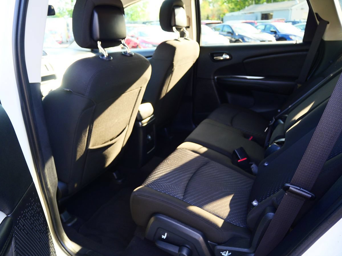 Used 2019 Dodge Journey SE w/ Connectivity Group FWD image 21