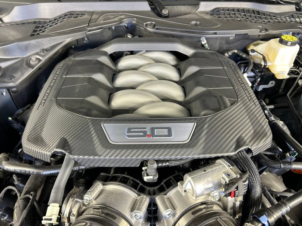 Used 2025 Ford Mustang GT Premium RWD image 6