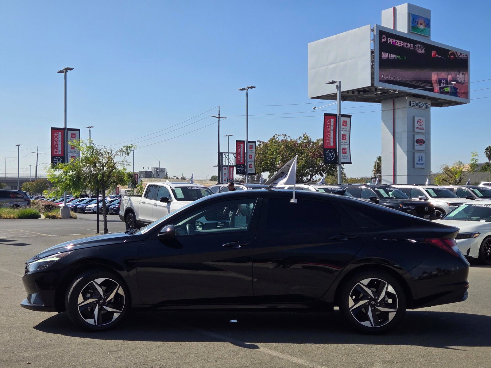 Used 2023 Hyundai Elantra SEL w/ Convenience Package FWD image 4