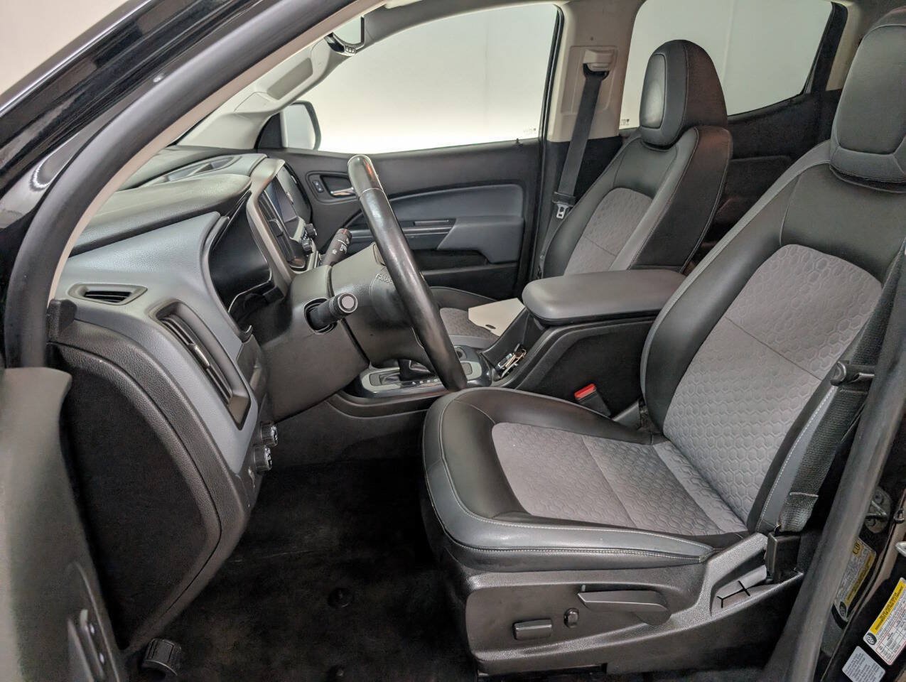 Used 2015 Chevrolet Colorado Z71 AWD/4WD image 7