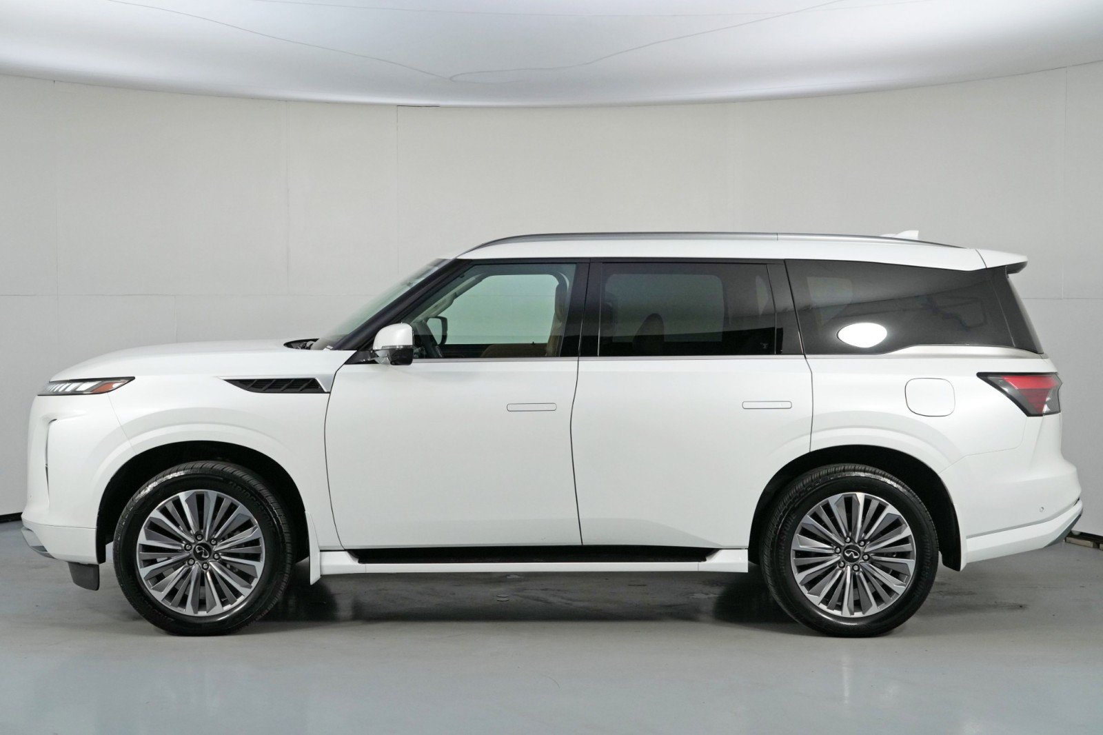 Used 2025 INFINITI QX80 Luxe w/ Cargo Package AWD/4WD image 53