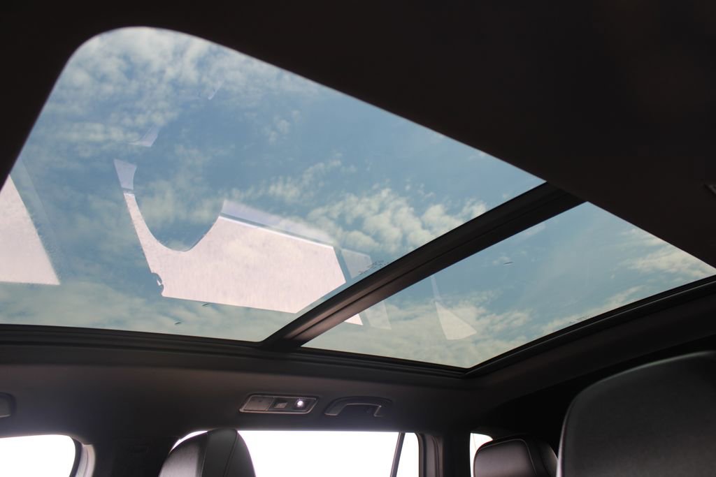 Certified 2020 Volkswagen Tiguan SEL Premium R-Line image 21