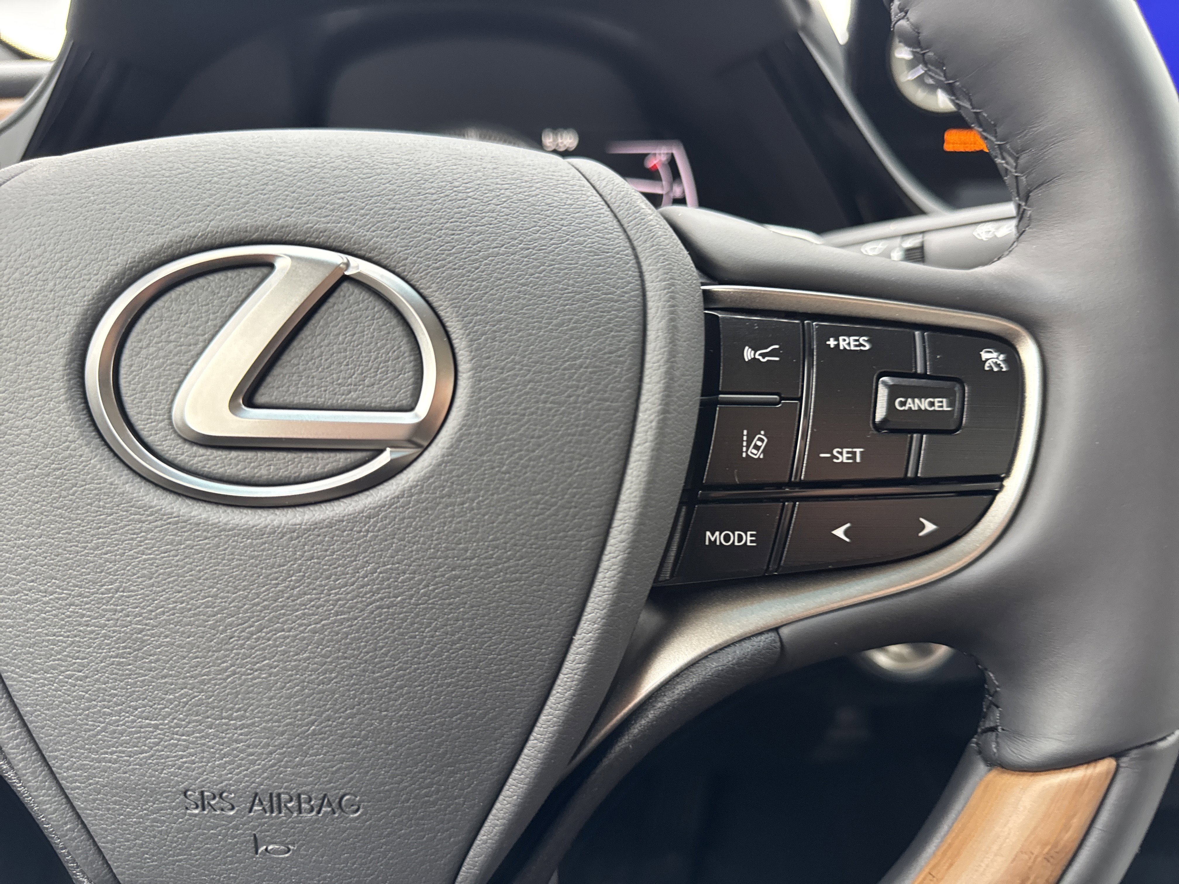 New 2025 Lexus ES 350 Ultra Luxury image 21