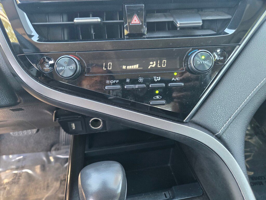 Used 2023 Toyota Camry SE image 17