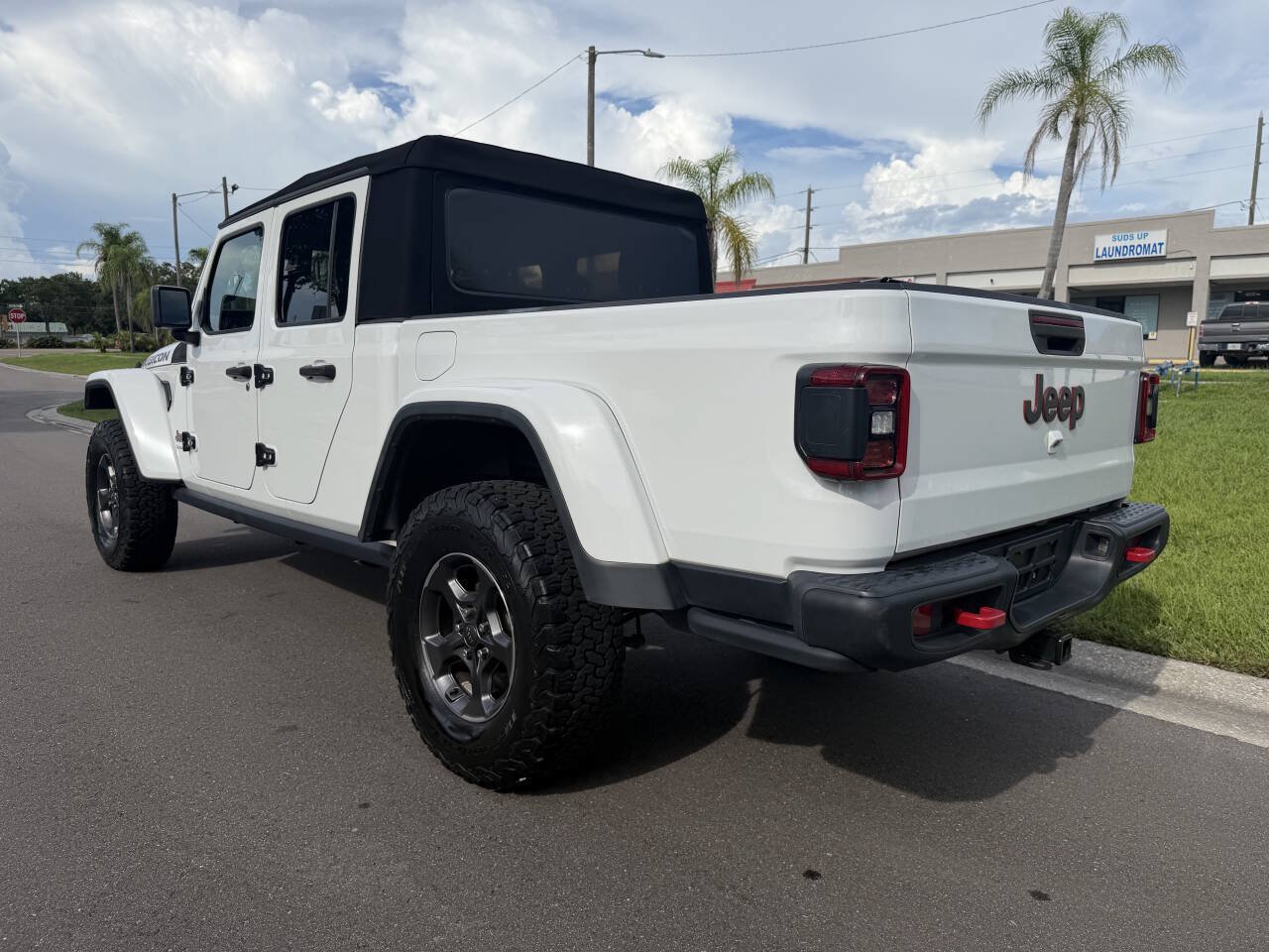 Used 2020 Jeep Gladiator Rubicon AWD/4WD image 5