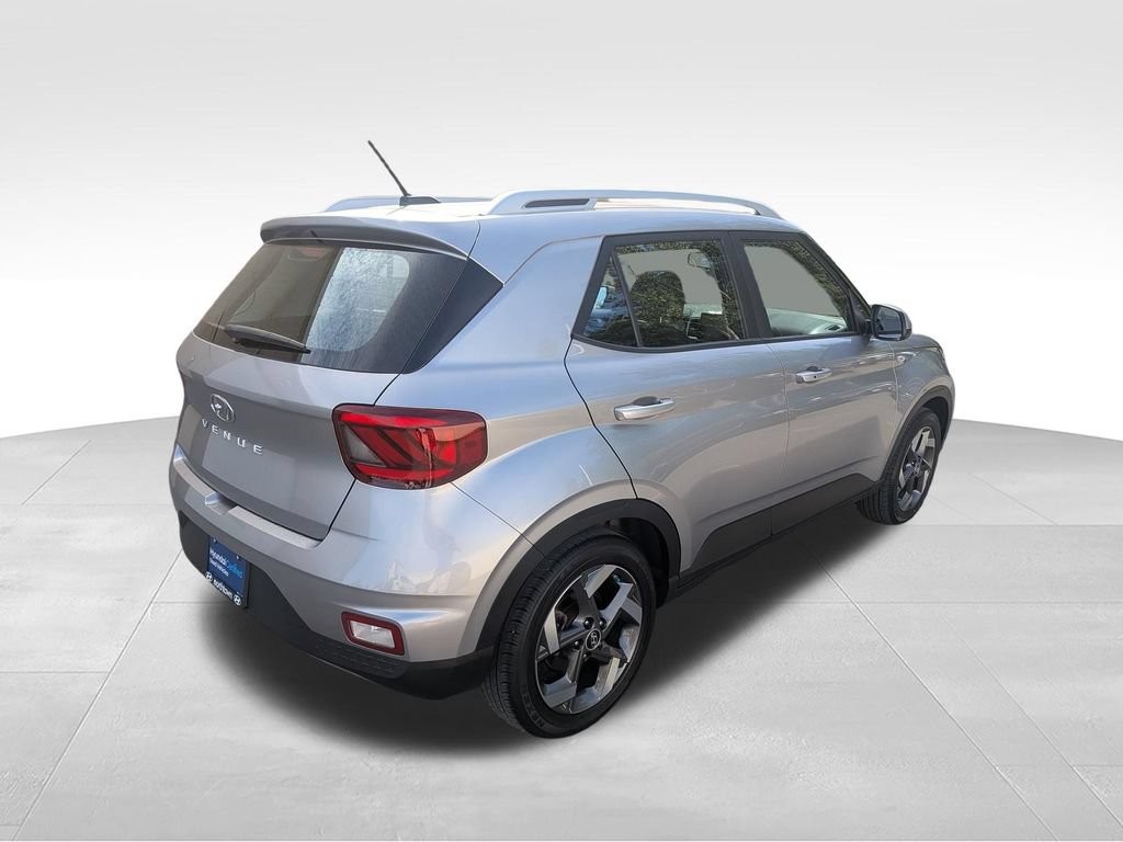 Certified 2024 Hyundai Venue SEL FWD image 13