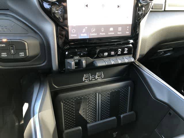 New 2026 RAM 3500 Laramie AWD/4WD image 18