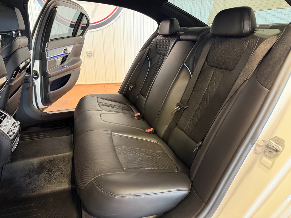 Used 2020 BMW 740i xDrive w/ M Sport Package AWD/4WD image 17