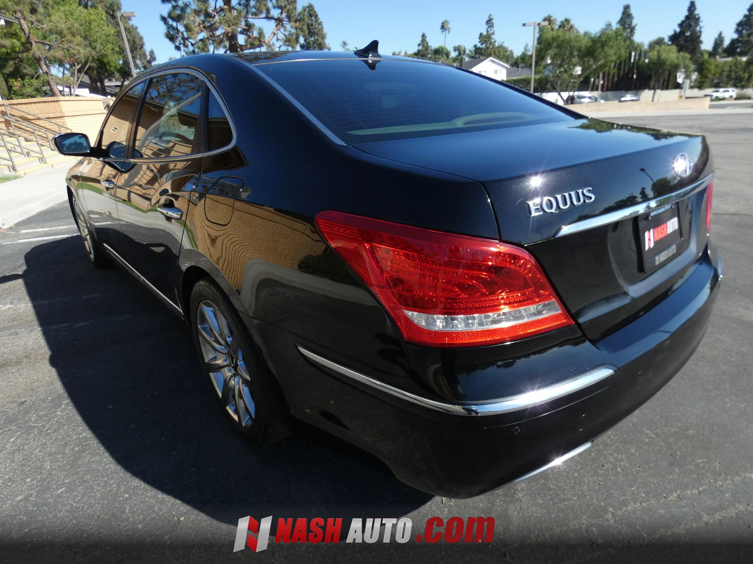 Used 2013 Hyundai Equus Signature RWD image 12
