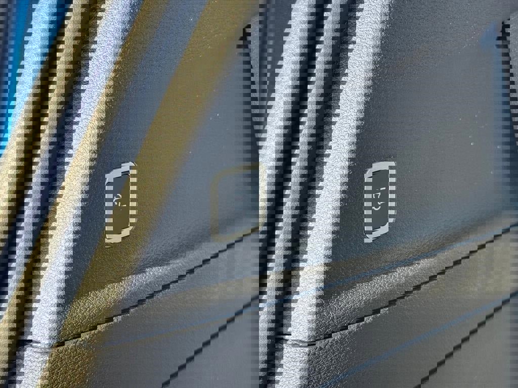 New 2026 Chrysler Pacifica Limited w/ S Appearance Package image 6