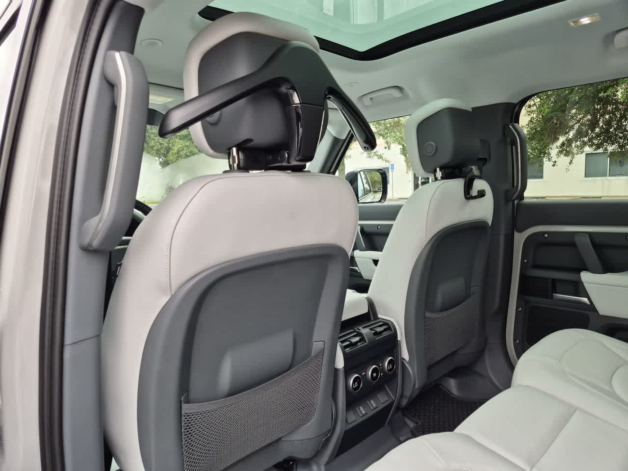 New 2026 Land Rover Defender 110 X-Dynamic SE AWD/4WD image 19