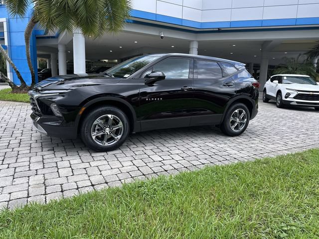 Used 2025 Chevrolet Blazer LT FWD image 31