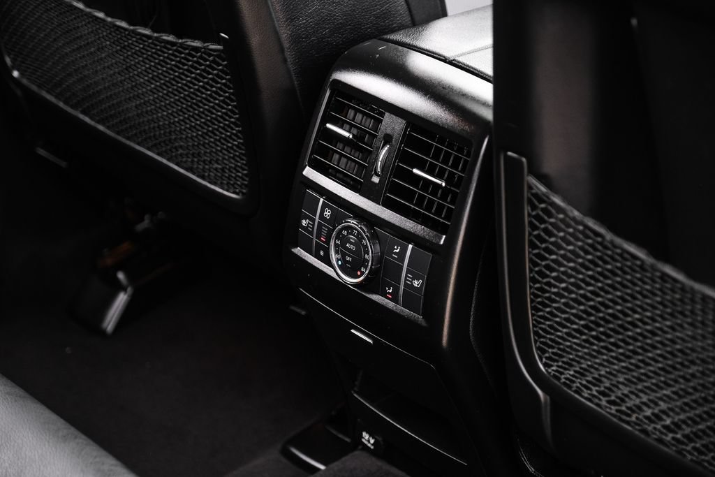 Used 2015 Mercedes-Benz GL 550 4MATIC image 36