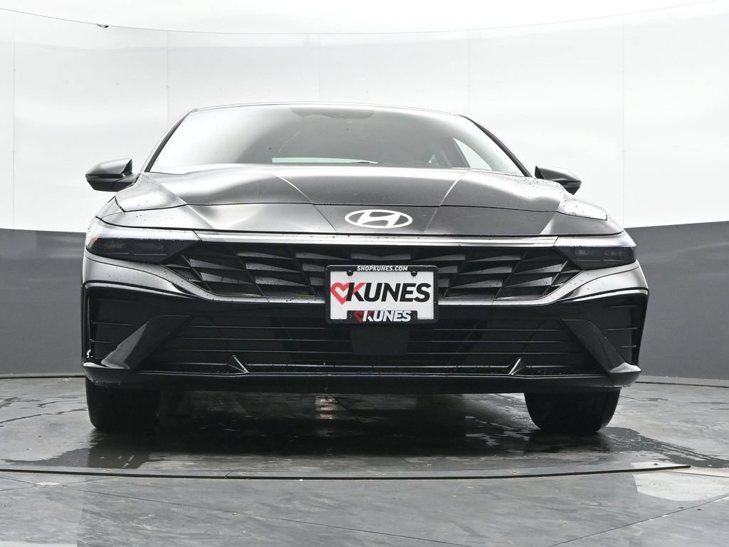 New 2026 Hyundai Elantra Limited FWD image 43
